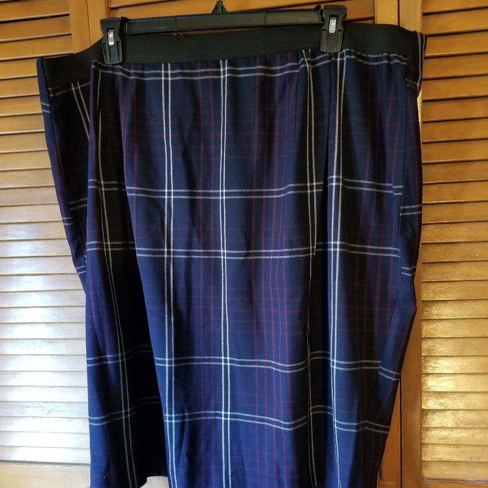 Skirt suit